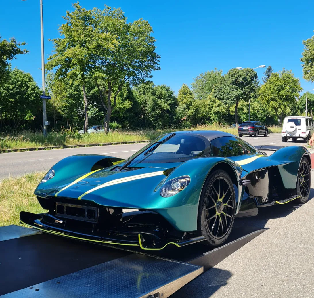 vst aston martin valkyrie