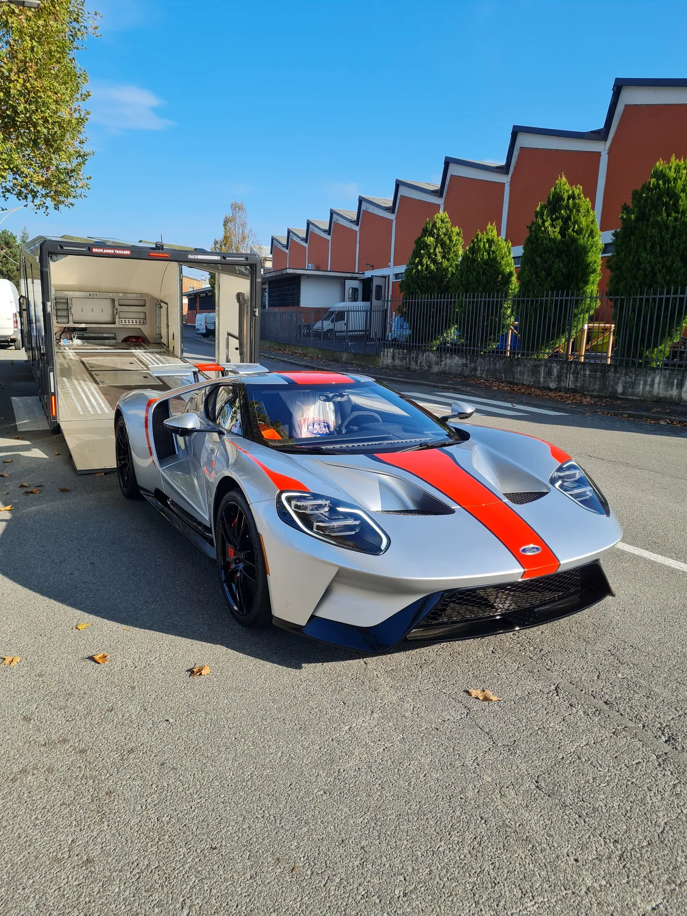 VST Transport Ford GT voorbereiding